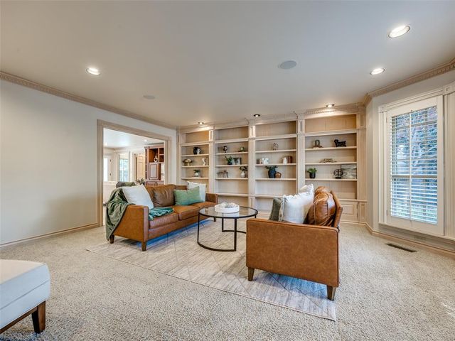 3933 Charing Cross Court, Norman, OK 73072