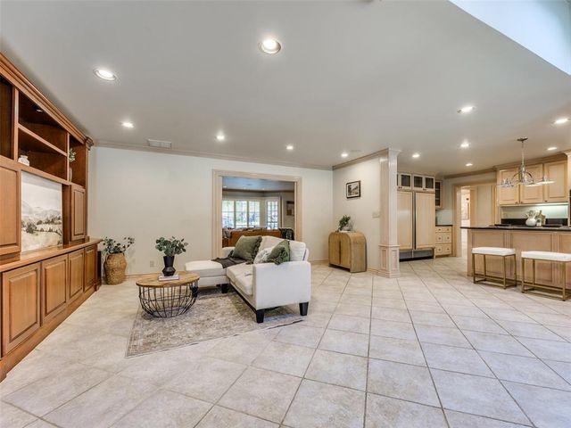 3933 Charing Cross Court, Norman, OK 73072