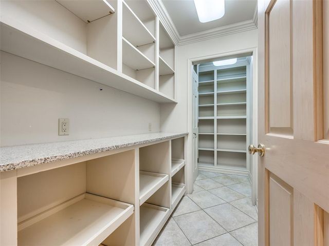 3933 Charing Cross Court, Norman, OK 73072