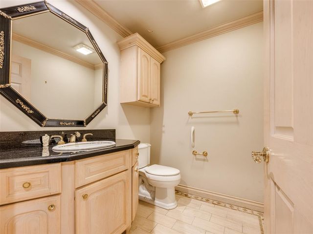 3933 Charing Cross Court, Norman, OK 73072