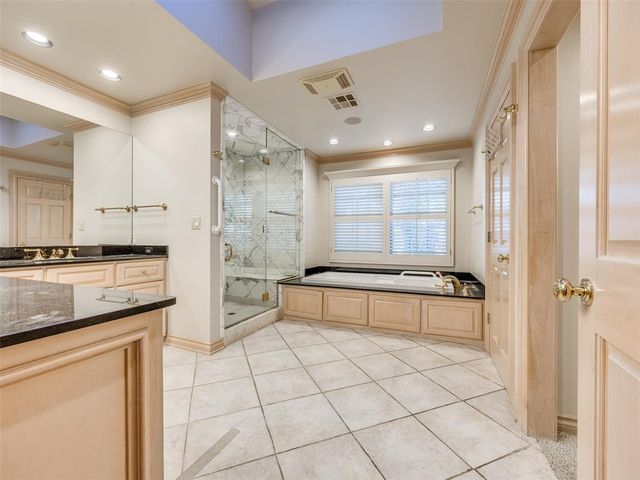 3933 Charing Cross Court, Norman, OK 73072