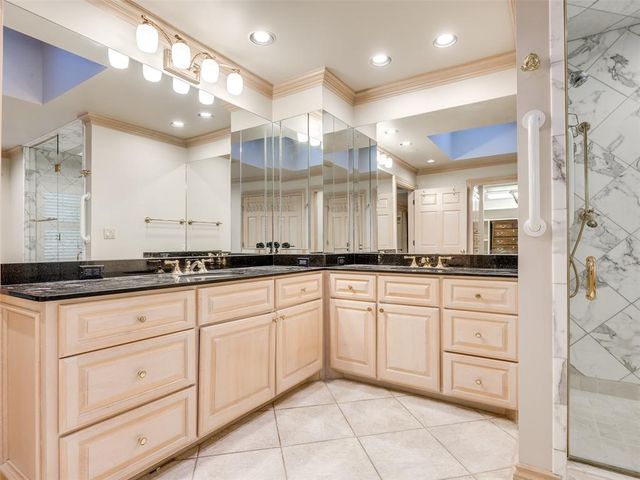3933 Charing Cross Court, Norman, OK 73072