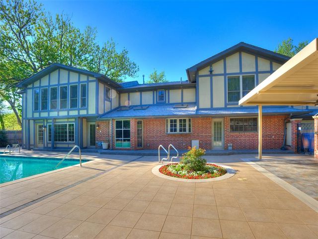 3933 Charing Cross Court, Norman, OK 73072