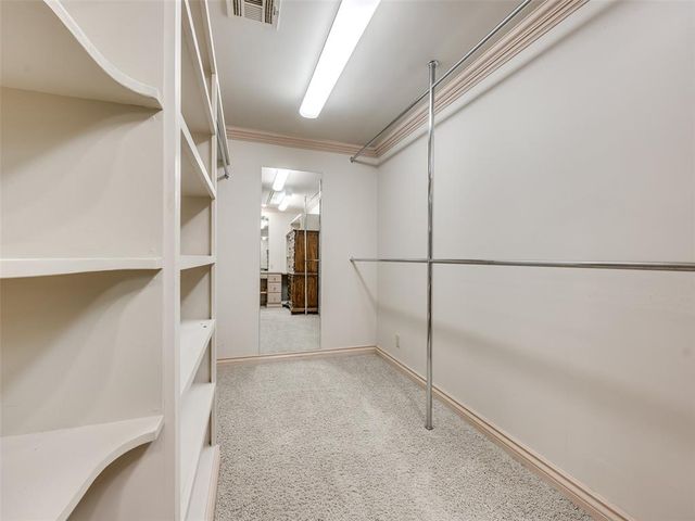3933 Charing Cross Court, Norman, OK 73072