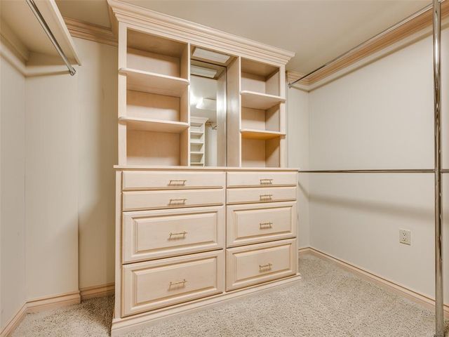 3933 Charing Cross Court, Norman, OK 73072