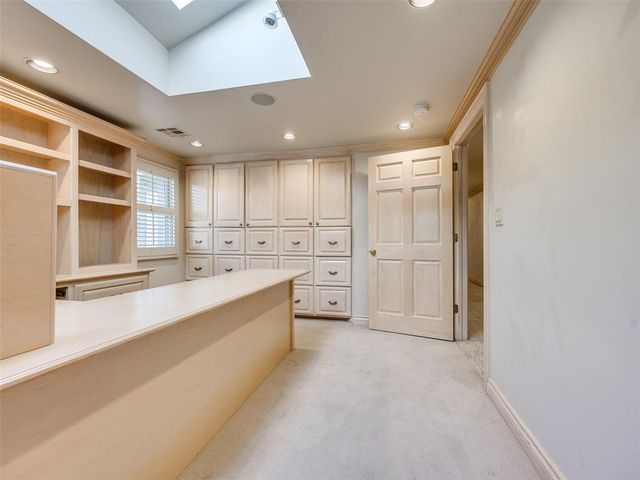 3933 Charing Cross Court, Norman, OK 73072