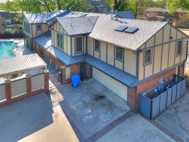 3933 Charing Cross Court, Norman, OK 73072