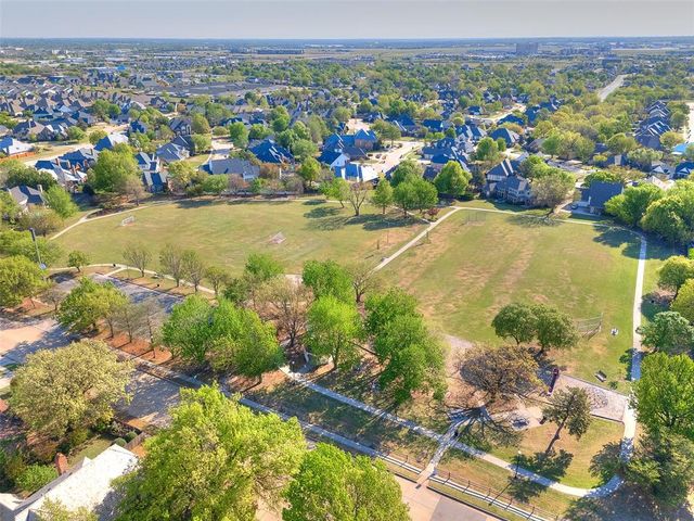 3933 Charing Cross Court, Norman, OK 73072