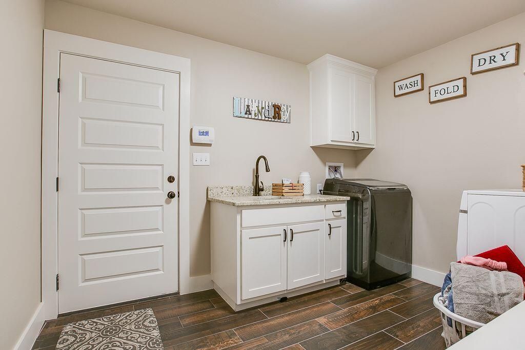 Image 10 of property listing at 4729 Karsten Creek Drive, San Angelo, TX 76904