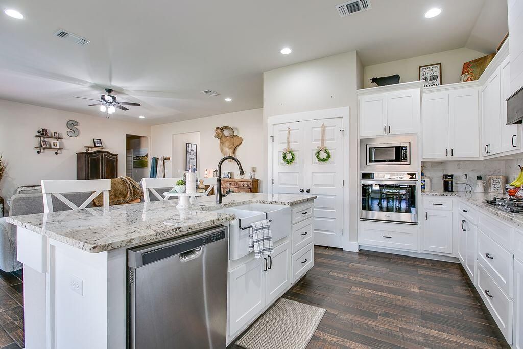 Image 7 of property listing at 4729 Karsten Creek Drive, San Angelo, TX 76904