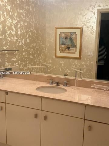 10101 Collins Ave 15D, Bal Harbour, FL 33154