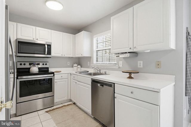 2220 COMMISSARY CIR, Odenton, MD 21113