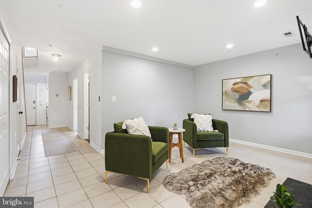 2220 COMMISSARY CIR, Odenton, MD 21113