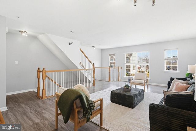 2220 COMMISSARY CIR, Odenton, MD 21113