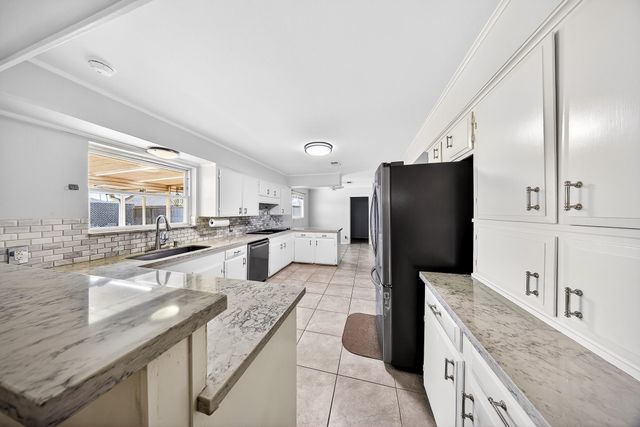 6015 De Moss Drive, Houston, TX 77081