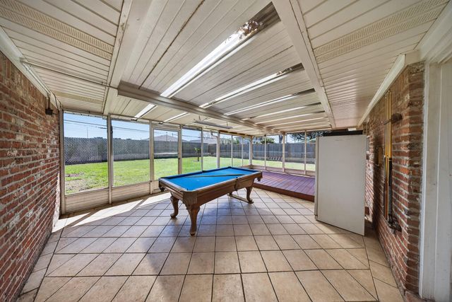 6015 De Moss Drive, Houston, TX 77081