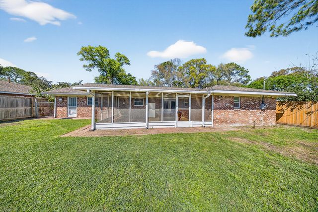 6015 De Moss Drive, Houston, TX 77081