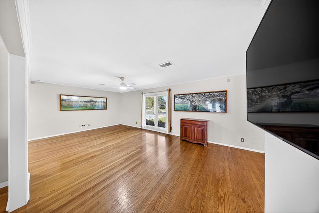 6015 De Moss Drive, Houston, TX 77081