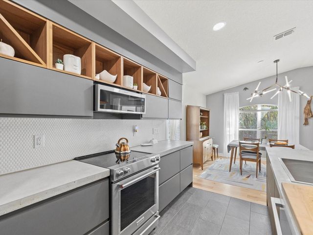 11446 SINATRA COURT, New Port Richey, FL 34654