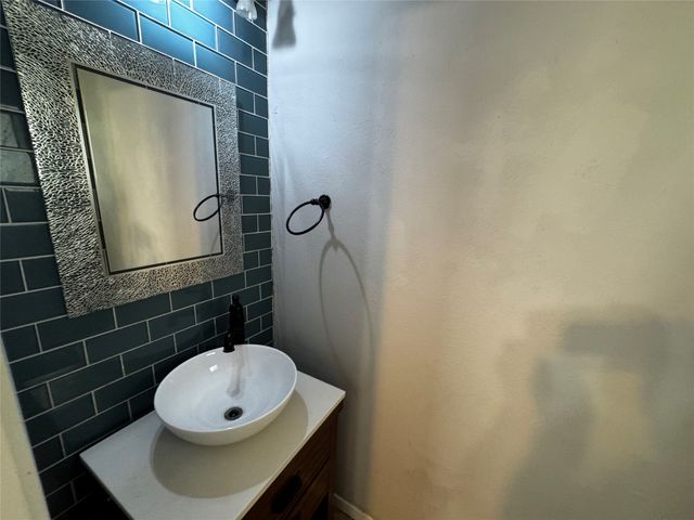 2607 Clearview Circle, Dallas, TX 75233