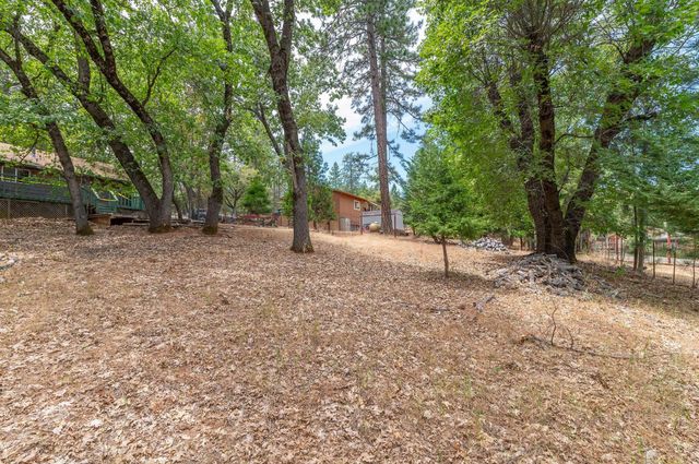 11082 Quail Dr, Pine Grove, CA 95665