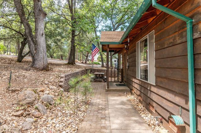 11082 Quail Dr, Pine Grove, CA 95665