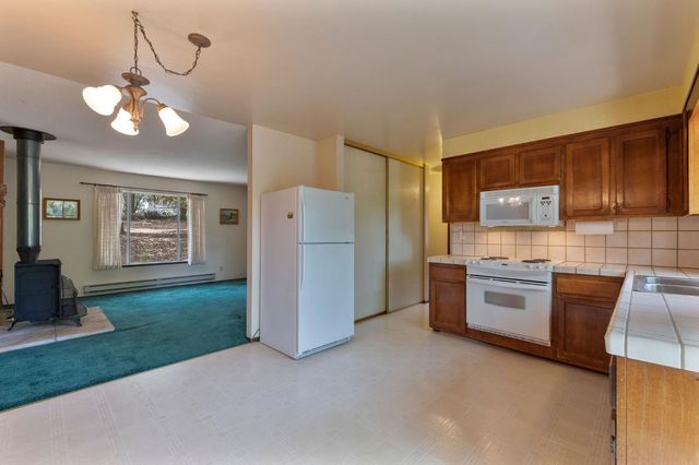 11082 Quail Dr, Pine Grove, CA 95665