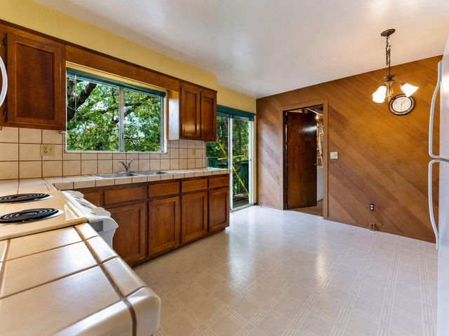 11082 Quail Dr, Pine Grove, CA 95665