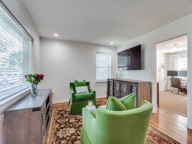 5022 W Mockingbird Lane, Dallas, TX 75209