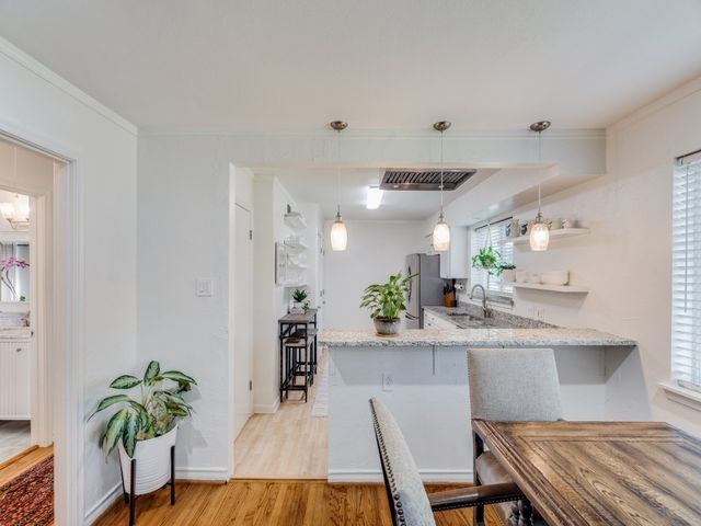 5022 W Mockingbird Lane, Dallas, TX 75209