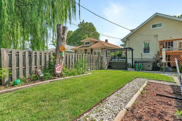 1920 S 6th Avenue, Maywood, IL 60153