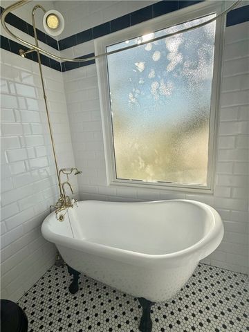 706 Gloucester Street A, Brunswick, GA 31520