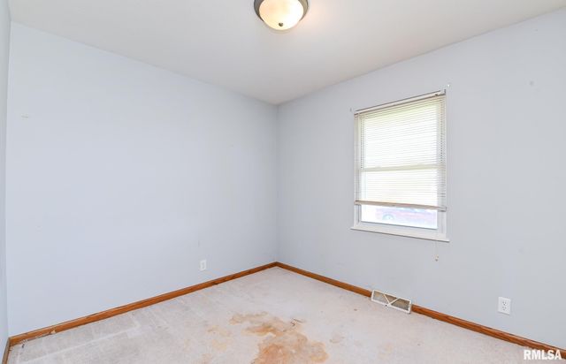 2256 WASHINGTON Road, Washington, IL 61571