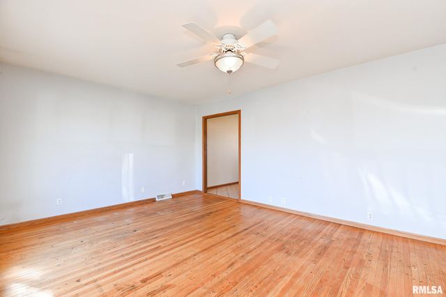 2256 WASHINGTON Road, Washington, IL 61571