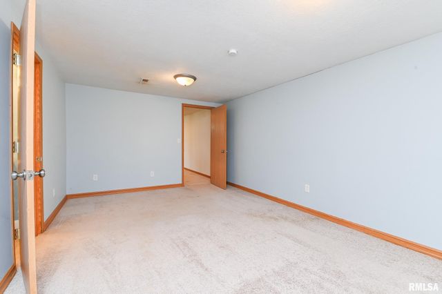 2256 WASHINGTON Road, Washington, IL 61571