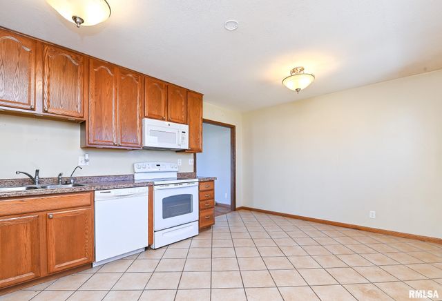 2256 WASHINGTON Road, Washington, IL 61571