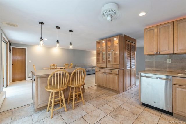 28 Campus Lane, Ronkonkoma, NY 11779