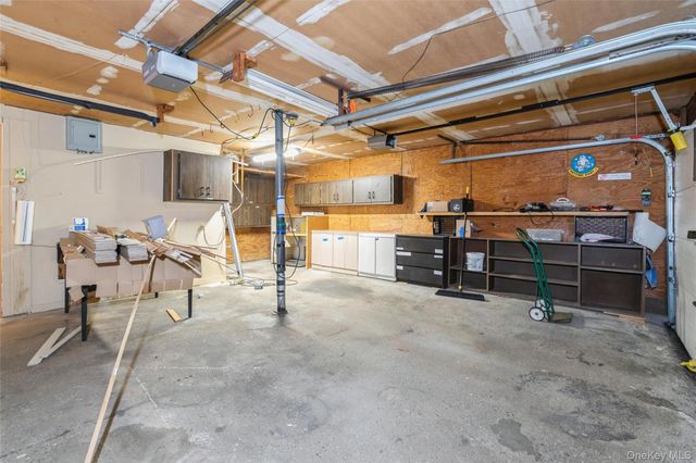 28 Campus Lane, Ronkonkoma, NY 11779