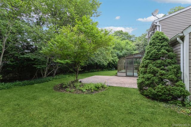28 Campus Lane, Ronkonkoma, NY 11779