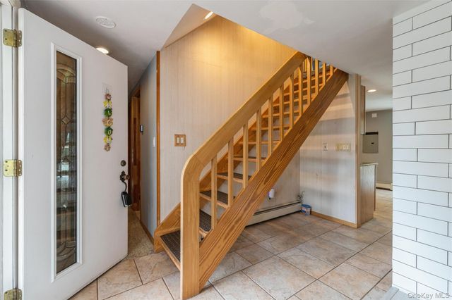 28 Campus Lane, Ronkonkoma, NY 11779