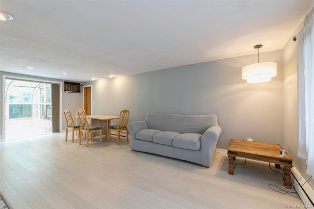 28 Campus Lane, Ronkonkoma, NY 11779