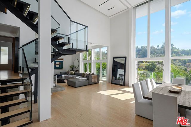 9340 Readcrest Drive, Beverly Hills, CA 90210
