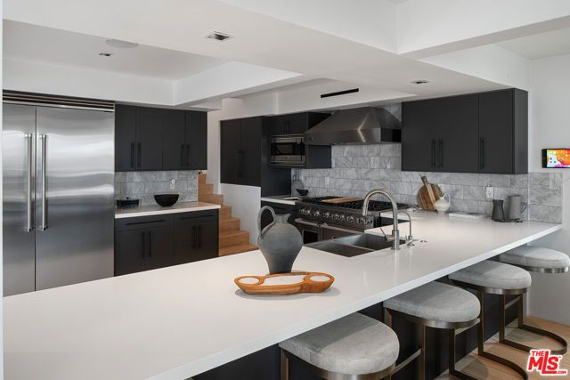 9340 Readcrest Drive, Beverly Hills, CA 90210