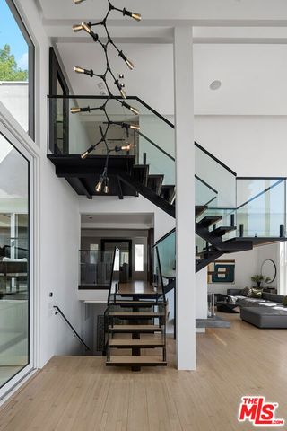 9340 Readcrest Drive, Beverly Hills, CA 90210