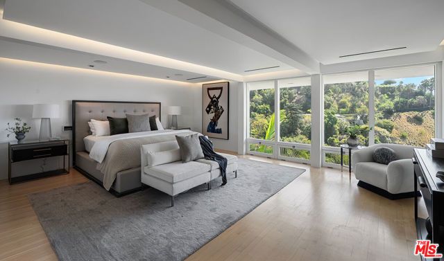 9340 Readcrest Drive, Beverly Hills, CA 90210