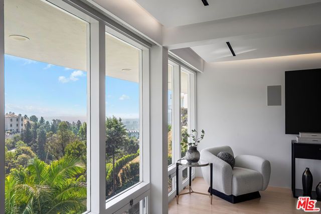 9340 Readcrest Drive, Beverly Hills, CA 90210