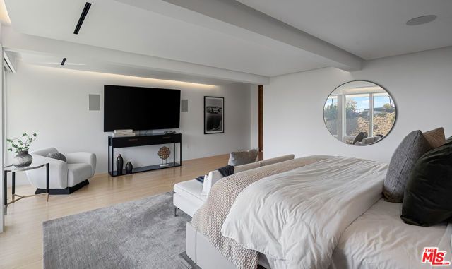 9340 Readcrest Drive, Beverly Hills, CA 90210