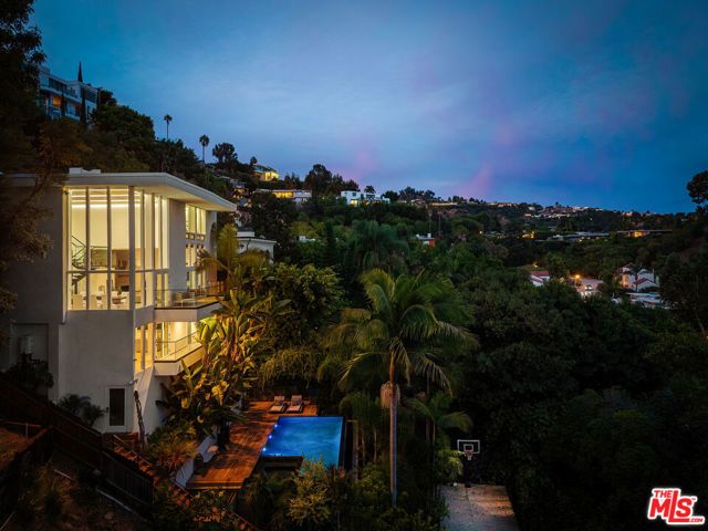 9340 Readcrest Drive, Beverly Hills, CA 90210