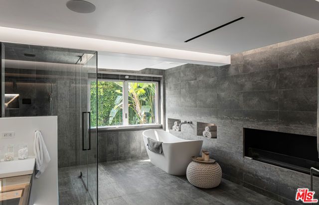 9340 Readcrest Drive, Beverly Hills, CA 90210
