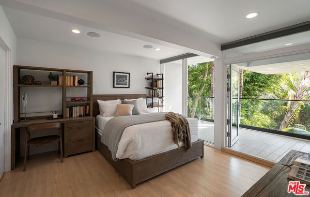 9340 Readcrest Drive, Beverly Hills, CA 90210
